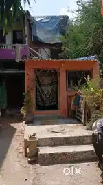 1000sf  makan h aage piche dono said se rasta h with parsnal  parking