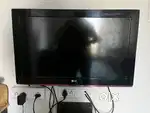 32LG LCD TV(Good condition)