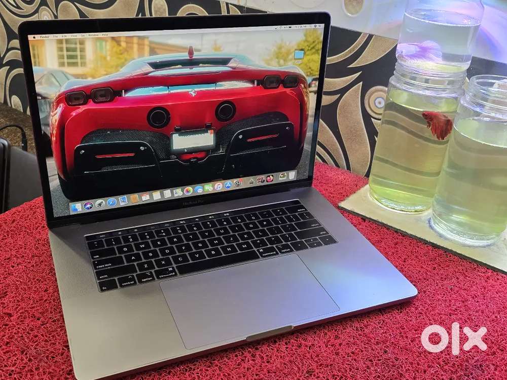 Apple Macbook Pro i7/16/256gb SSD 5.5gb Graphics 15inch Retina Display