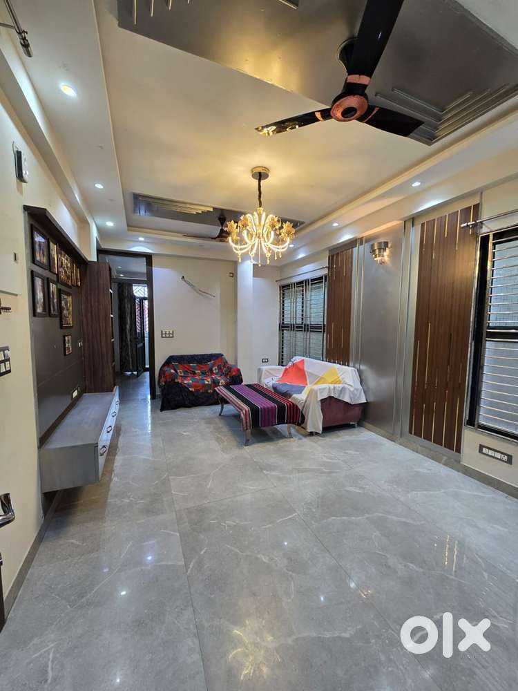LUXURIOUS BIG SIZE 3BHK 125mtr GYAN KHAND