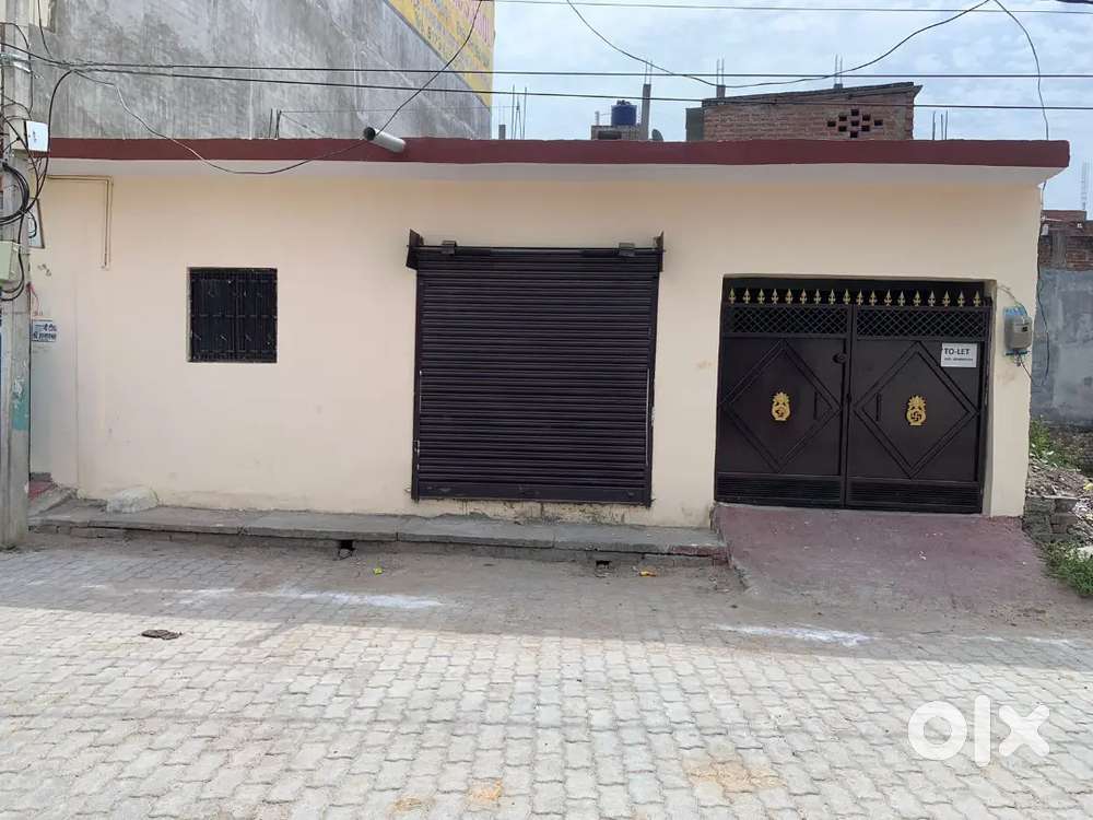 One room with attached kitchen only for family Near NS Palace Mirzapur
