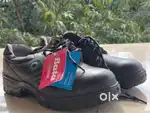 Size 9 Unused Bata safety shoes