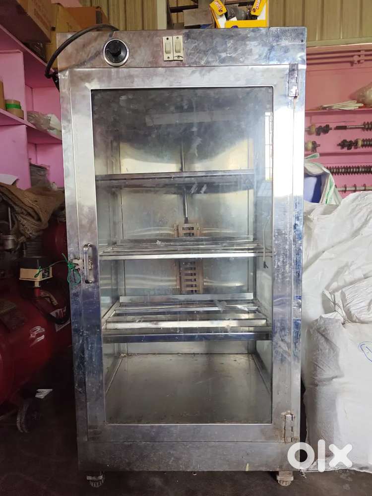 Puffs warmer and tea shop table