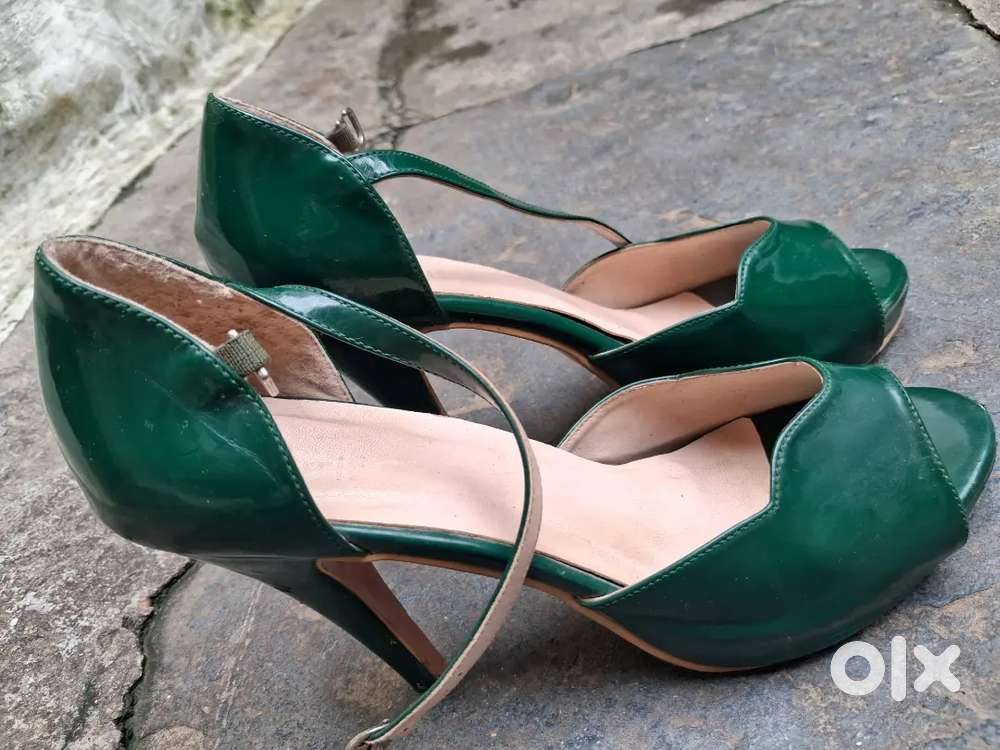 Sandal  6 inches hills