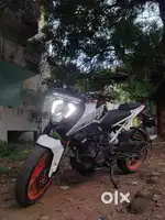 KTM DUKE 200 CREAMIC WHITE / 19500KM / Single Owner