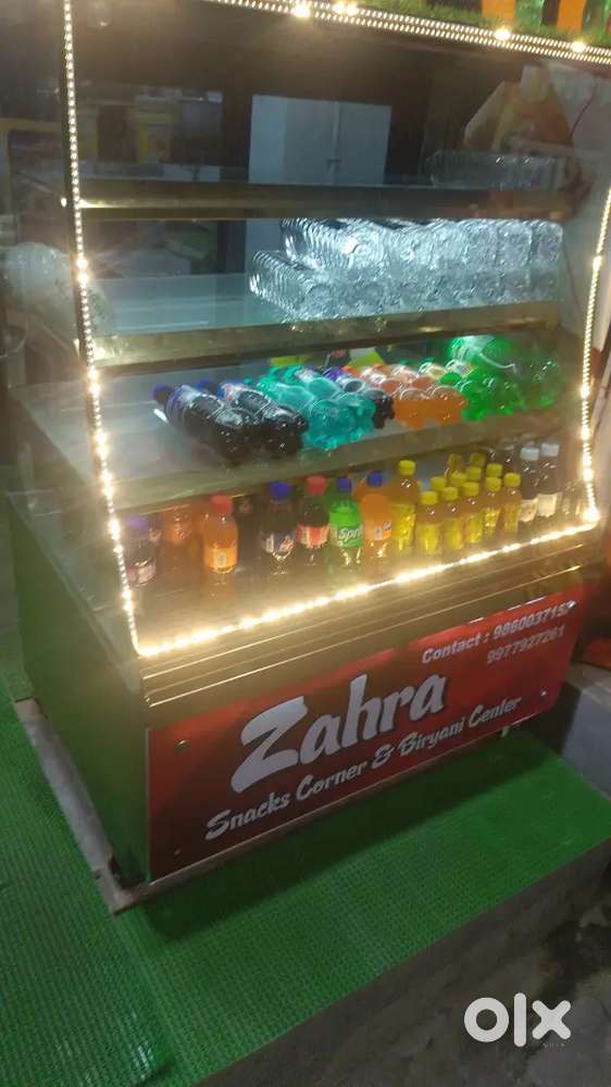 Display cake colddrink frizer/shawarma machine both items new conditi