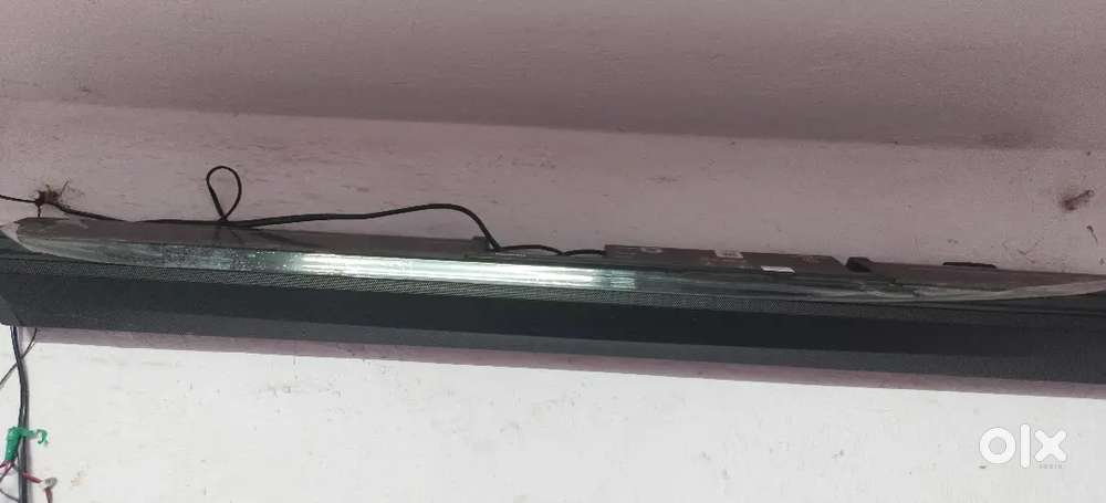 Soundbar and subwoofer boat