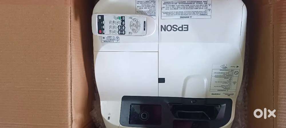 Epson EB-585wi ulta short throw projector