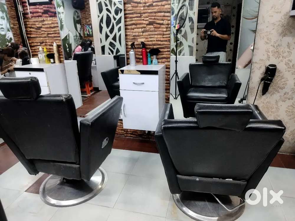 Sale Salon 4 chairs