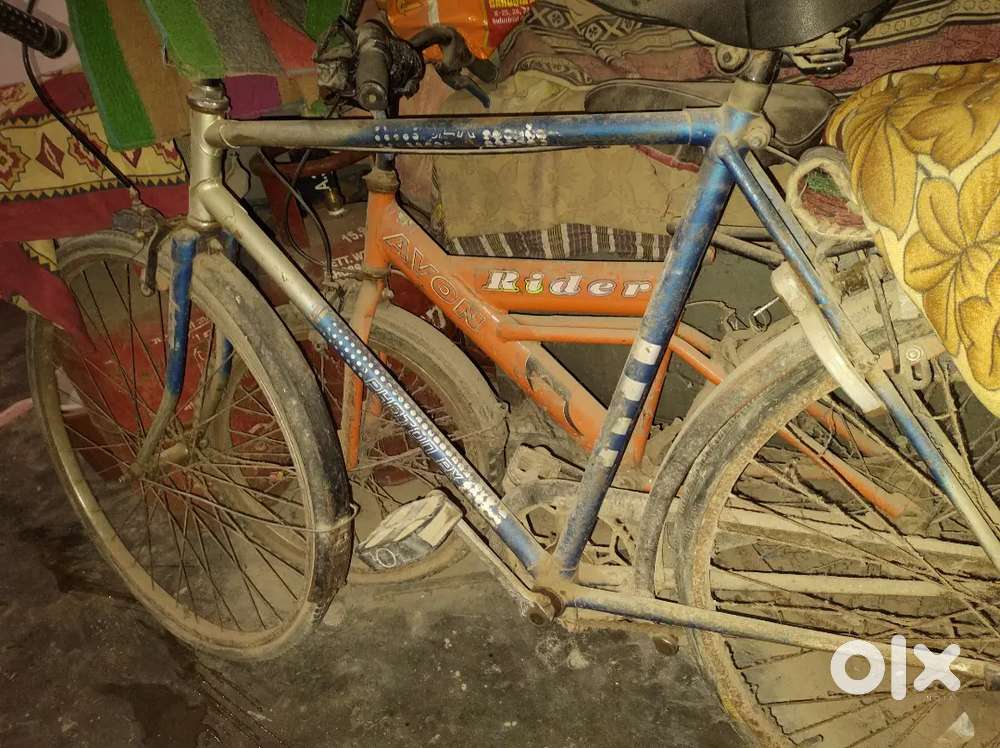 1000 ki 2 sabkuch perfect h bs khadi hui h 1 saal se  chalti nhi h