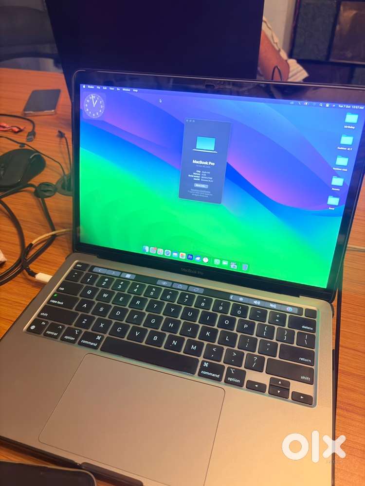 Macbook pro m2 256 gb with touch bar