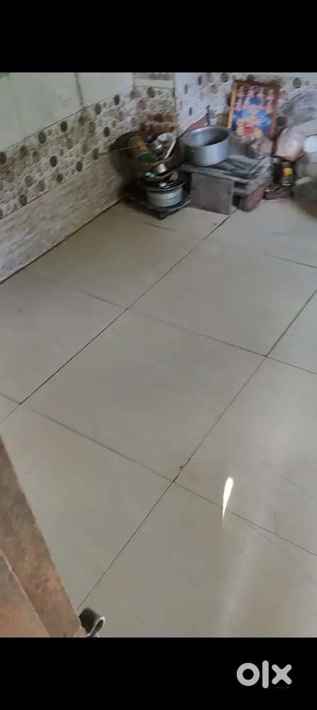 Room kirayese Dena hai