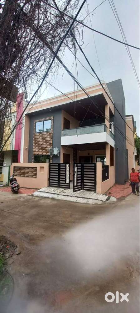 1500 SQ FT 4BHK FURNISHED CORNER BUNGALOW NEAR BOMBAYS HOSPITAL