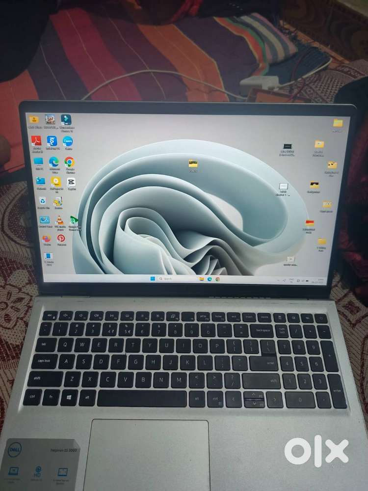 Dell Inspiron 15 3000 8 GB Ram 256 ssd