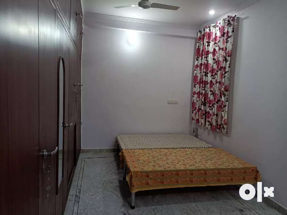 Room rent in Indira Gandhi Nagar