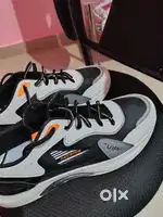 Men Shoe   Size 9