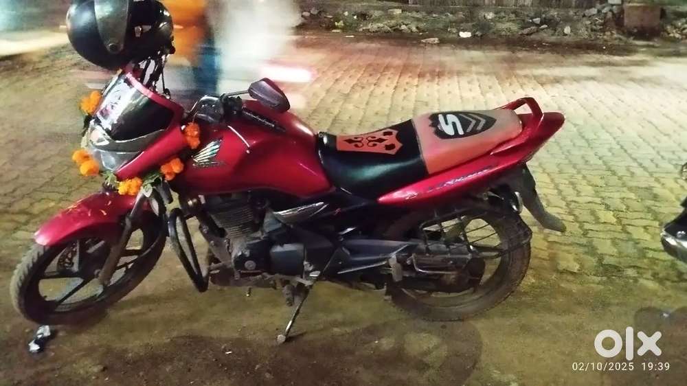 Honda unicorn bike 2018 model shing red colour