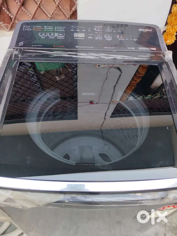 New Washing machine whirphool 1 month used