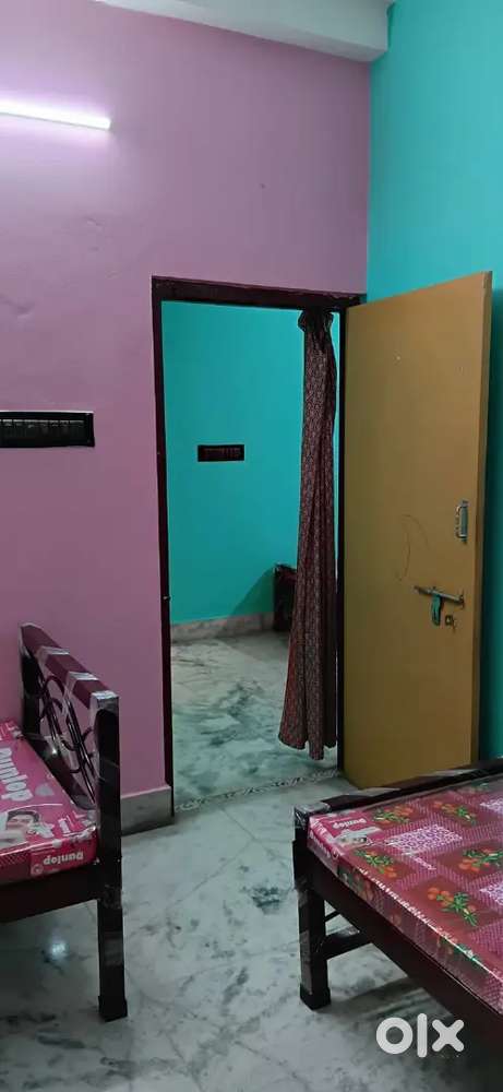 বর্ধমান সেন্ট জেভিয়ার্স স্কুল,কলেজের সামনে নতুন ছাএী নিবাস/হোস্টেল/PG