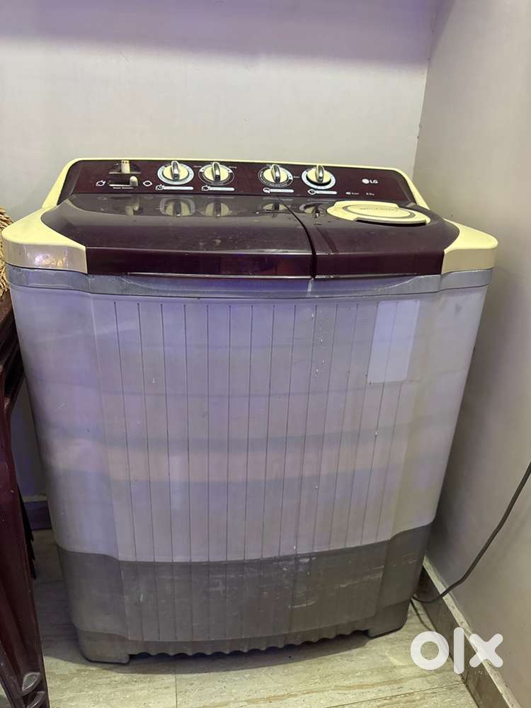 Semi automatic 8kg LG washing machine