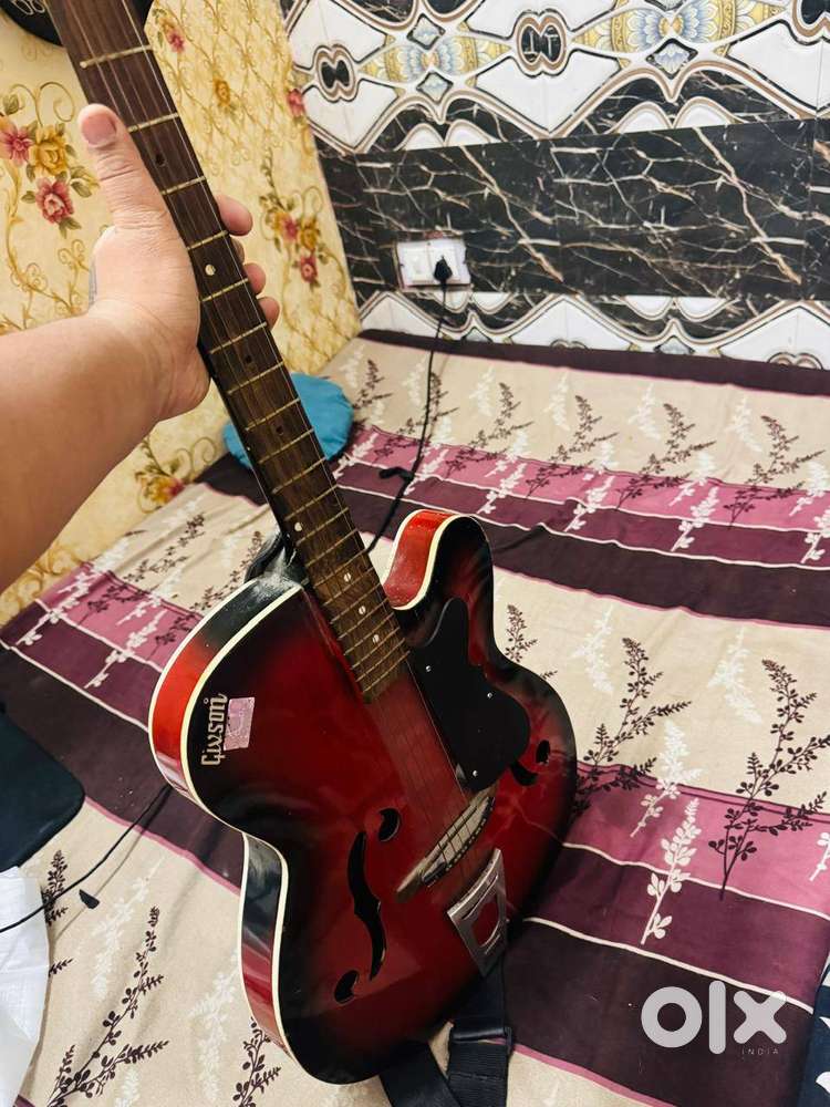 Givson Accoustic Guitar