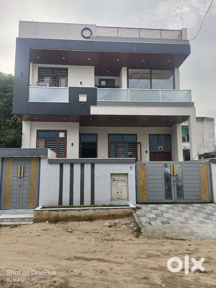 100 mtr from 200 ft mahal road Basement of 1800 sq ft carpet area