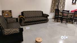 3bhk Fully furnished flat with allotted car parking in Laxmi nagar