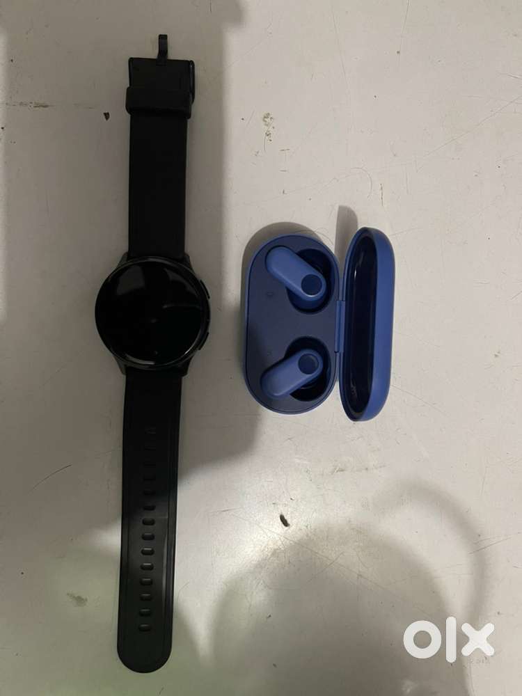 One plus ear buds and noise watch