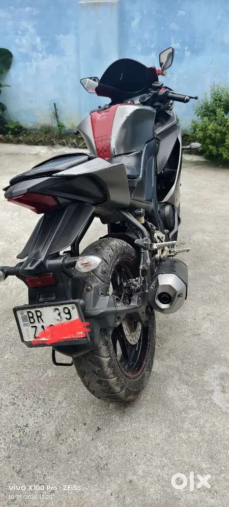 Good condition R15 version 3 Bs 4