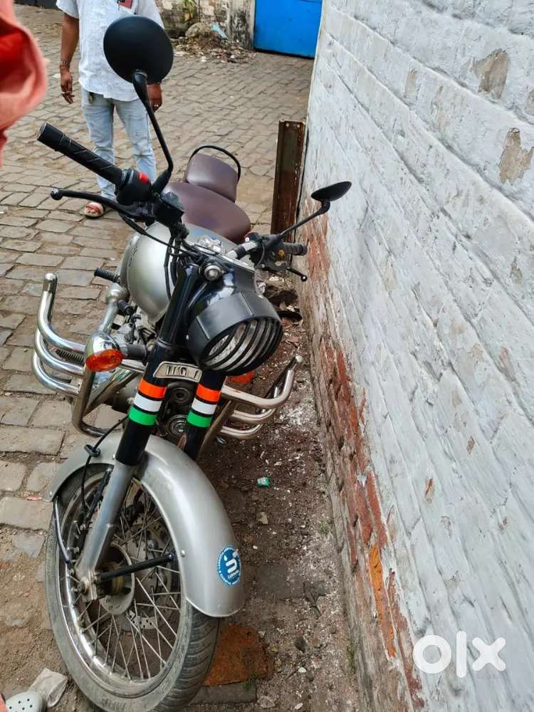 Royal enfield classic 350 bs4