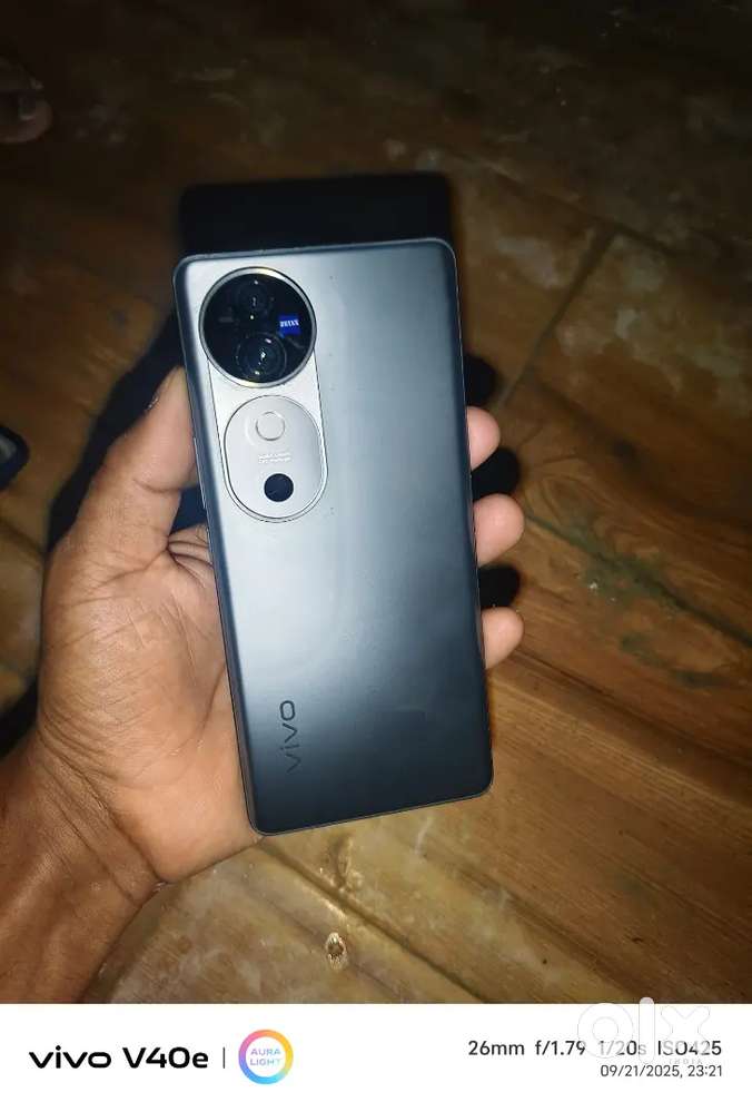 Vivo v40 12GB+512