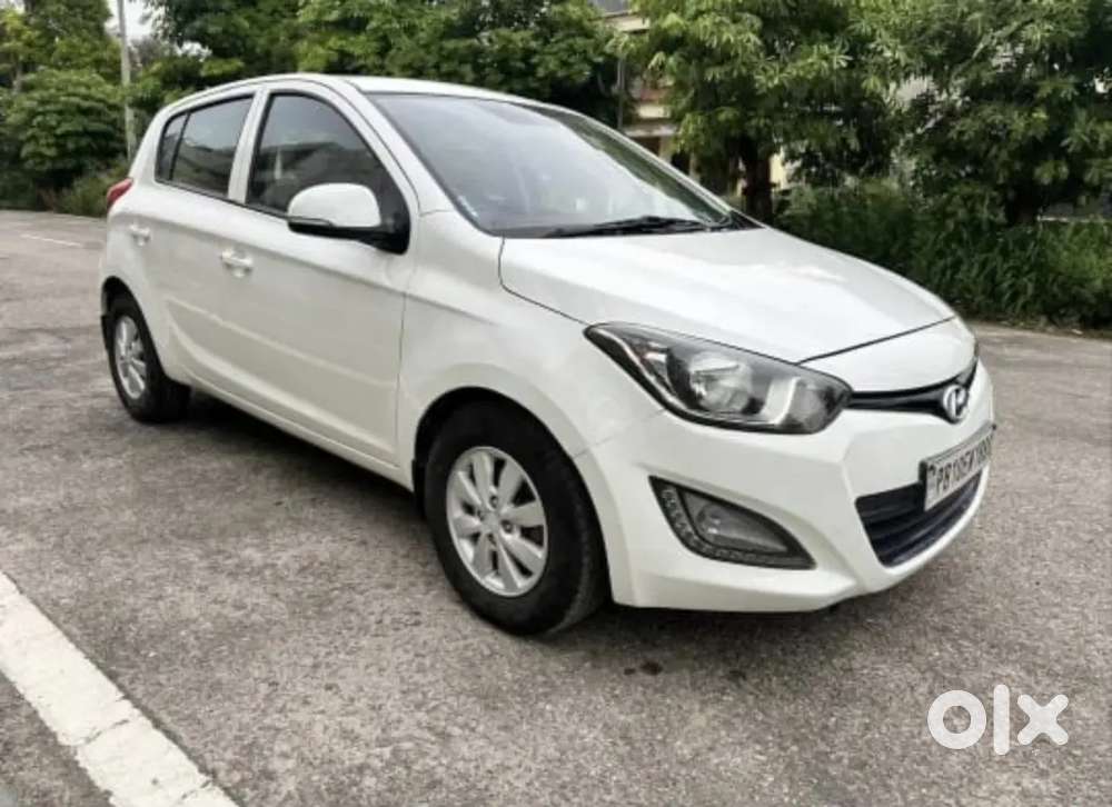 Hyundai i20 2013 Register 2014  Brand New condition New Apollo Tyre.