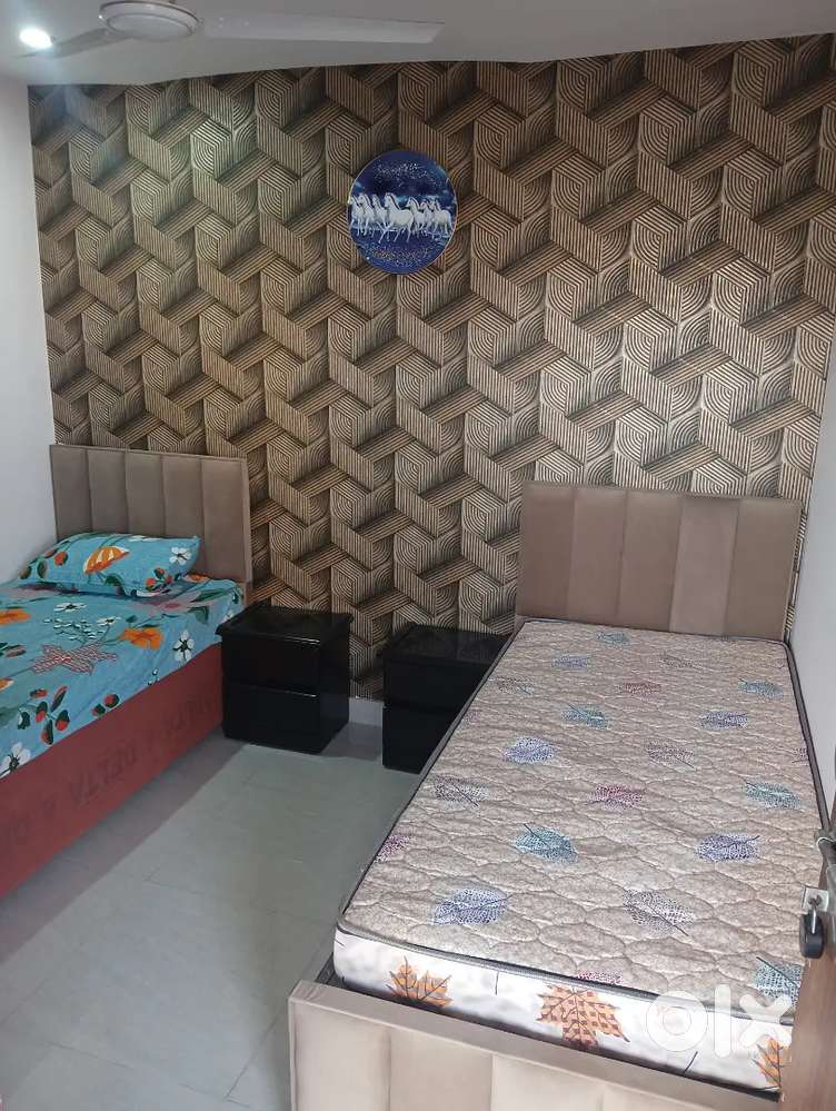 Pari chowk metro stay