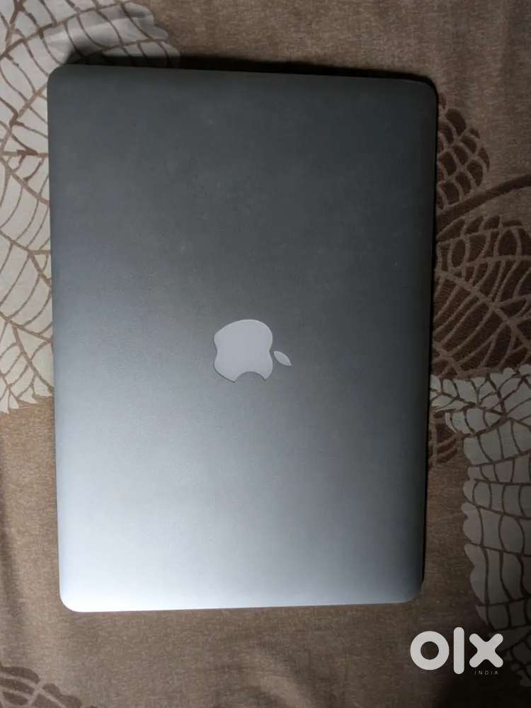 MacBook Air Early 2015  ( Good Condition ) - Ready to negotiate
