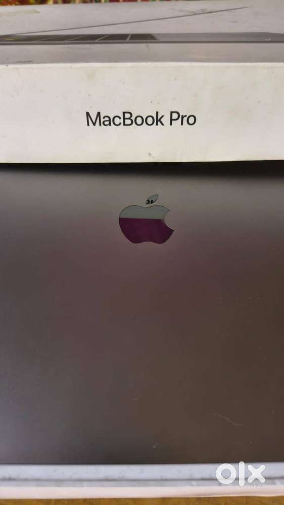 Apple Macbook Pro 15 Inch 2016 w/Touch Bar 16GB Ram 256GB SSD