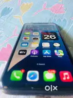 Iphone 11 black wtih 2/3 cases