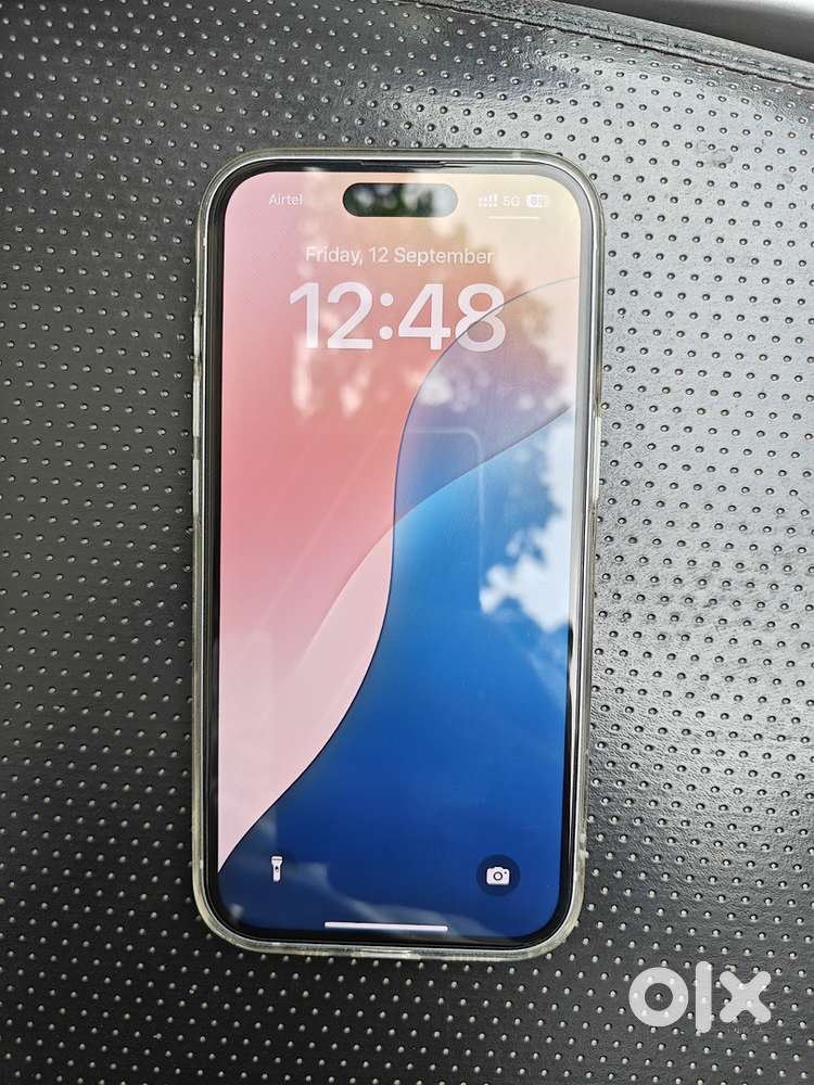 iphone 15, 10 months old under Warranty 21 october