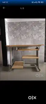 Computer table