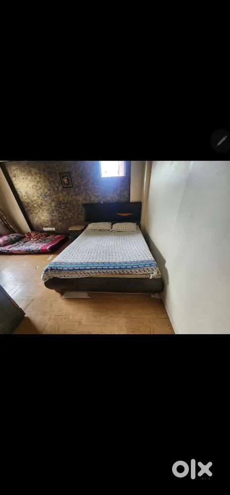 Wooden bed and wardrobe for sale in throw away price