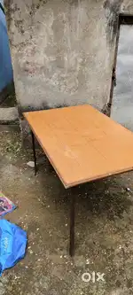 Normal TABLE WITH TWO CHAIRS