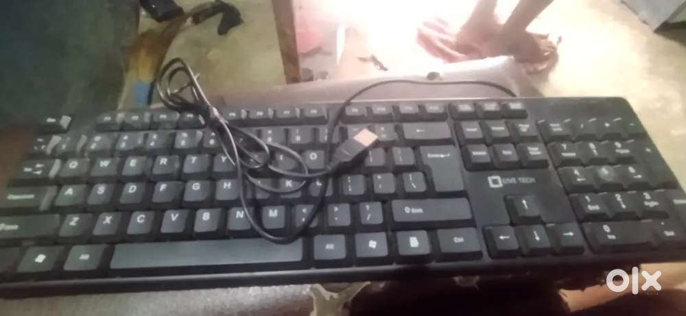 Live tech company mouse or keyboard usb hub