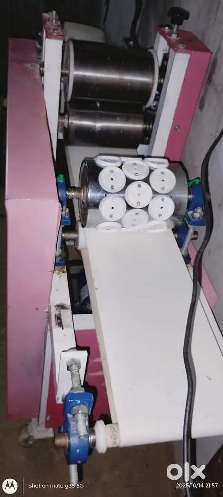 Pani puri making machine