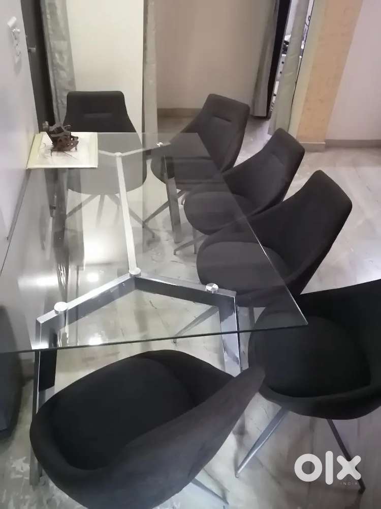 BRAND NEW DINING TABLE