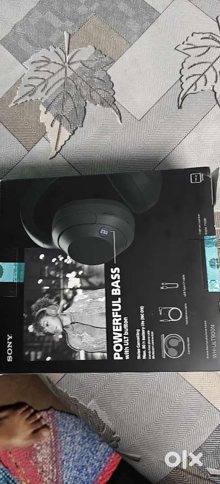 This is to much good condition and I am selling this Head phone