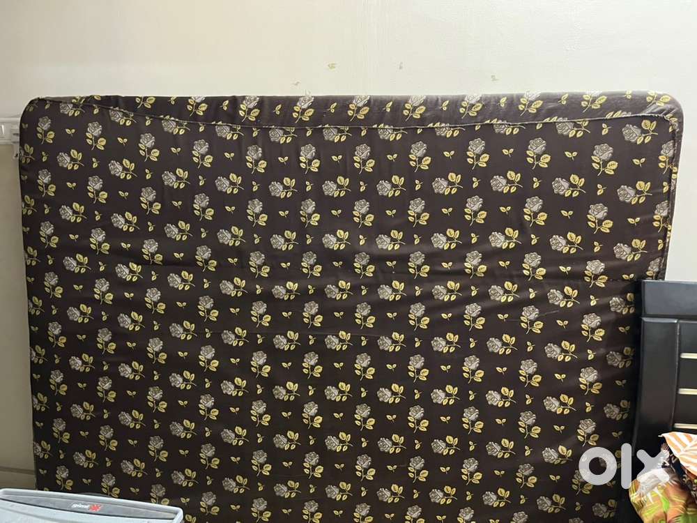 Queen size matress for sale