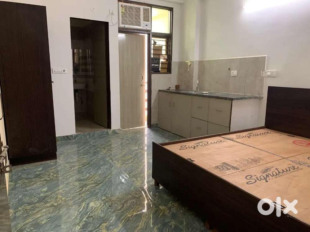 1Rk Fully Furnished Sector 69 badshahpur