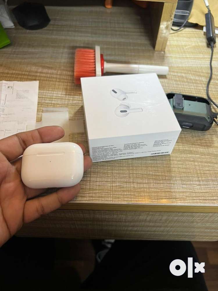 APPLE Airpods Pro with MagSafe Charging Case Bluetooth Headset