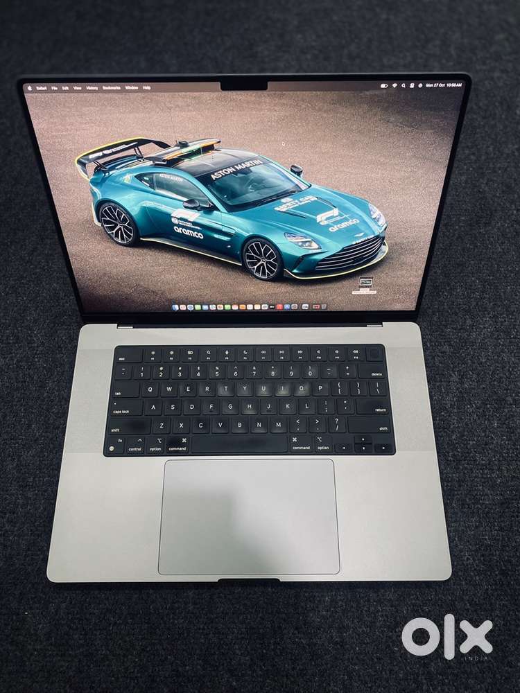 MacBook Pro (16-inch, 2022) Apple M1 pro chip with 32 gb ram
