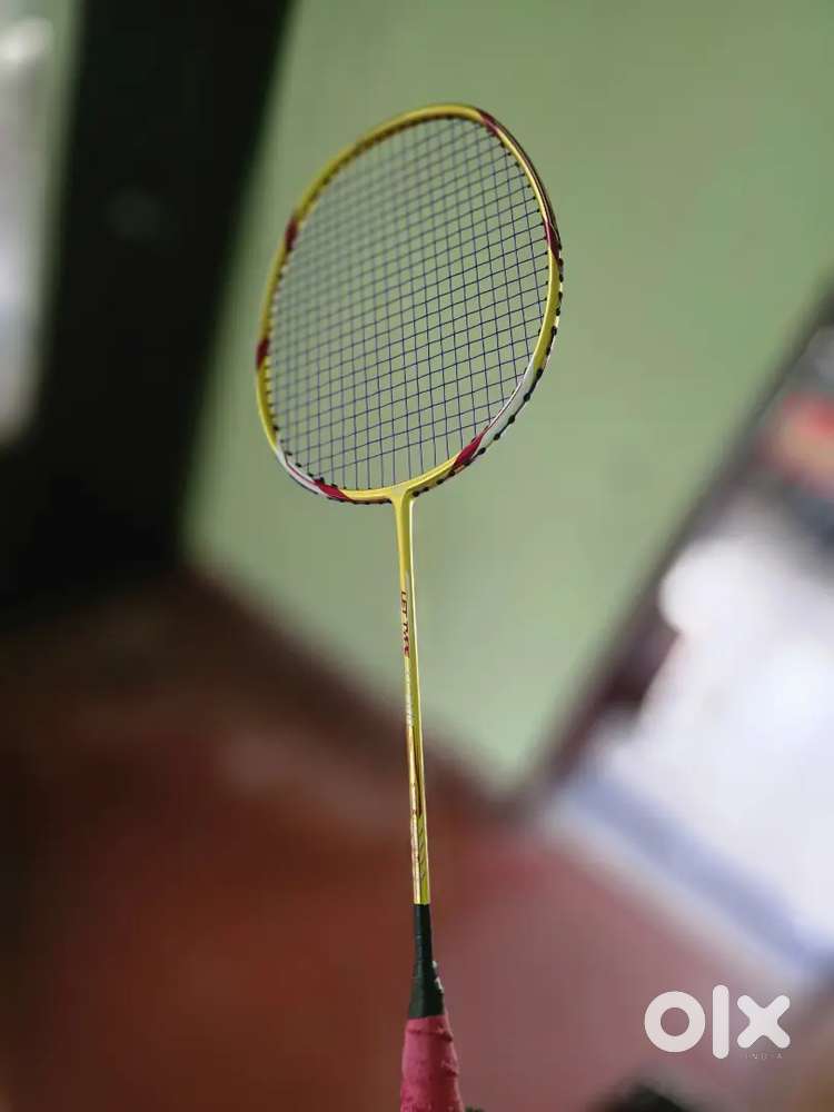 Let Badminton racket