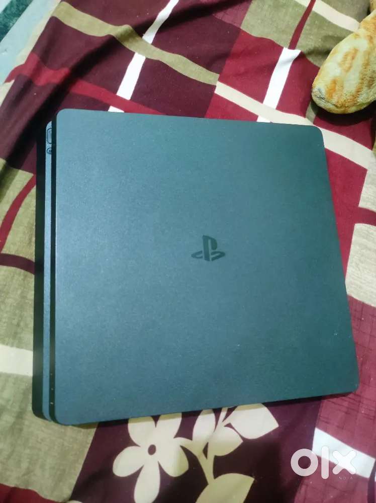 PS4 Slim 1 TB, 9.0 OS Version, 12 Games Preinstaled
